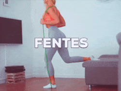 Exercice fitness fente jambe avec bande élastique